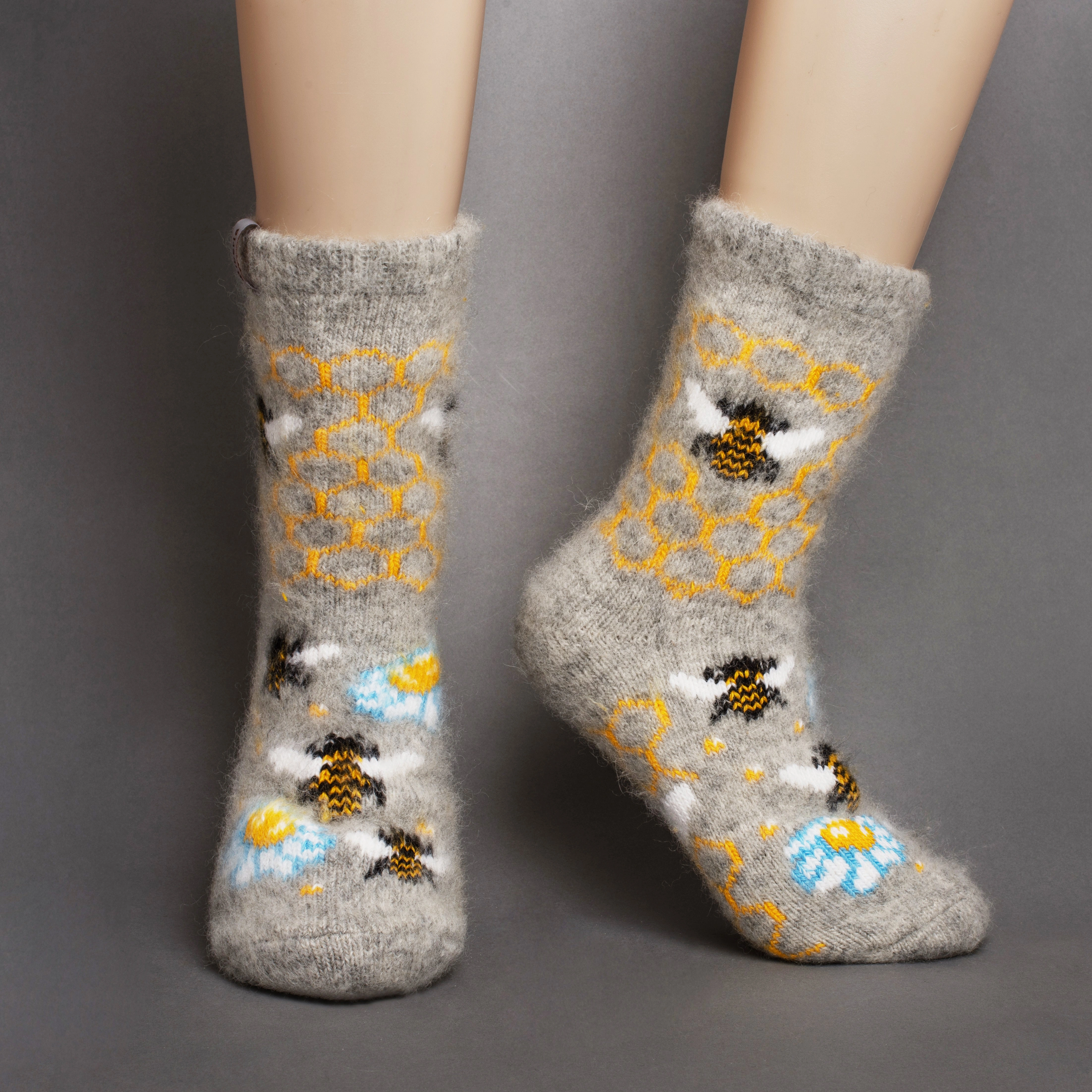 Cozy Bee Merino Crew Socks: Warm Comfort for Every Step.